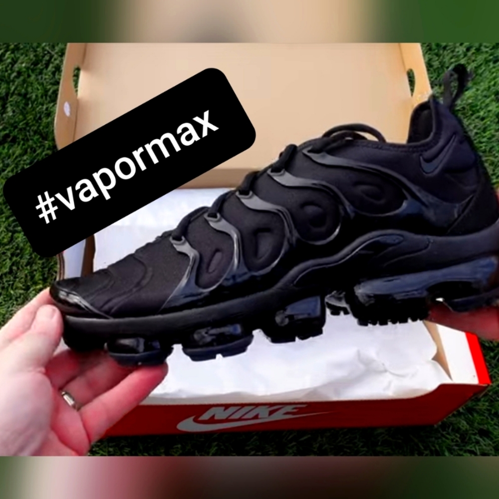 Nike air max vapormax plus all black brand new in box for men